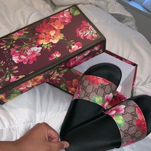 BRAND NEW GUCCI BLOOM SLIDES